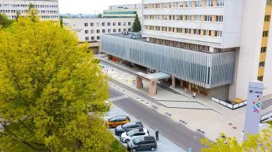 Wejście główne do Uniwersytetu Marii Curie-Skłodowskiej w Lublinie Wejście główne Uniwersytetu Marii Curie-Skłodowskiej