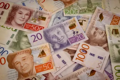 Oficjalną walutą Szwecji jest korona szwedzka Oficjalną walutą Szwecji jest korona szwedzka (SEK, kr)